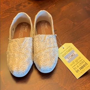 Toms youth size 12.5